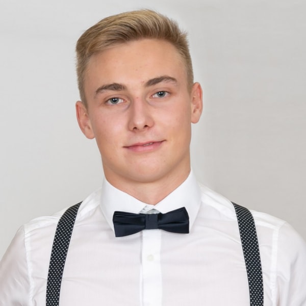 Julian Scheucher, Full-Service Expert